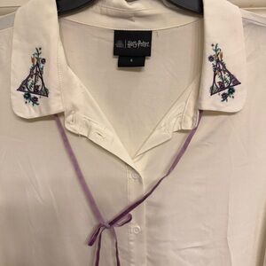 Torrid Ivory Harry Potter Deathly Hallows Blouse with Lavender Details NWT